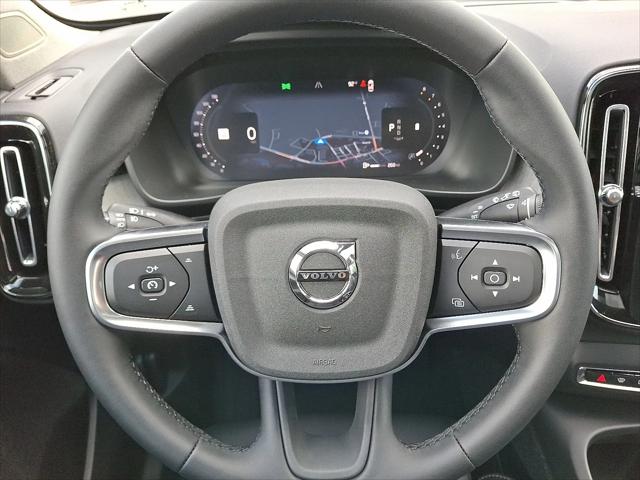 2026 Volvo XC40 Plus, B5 AWD Gas (mild hybrid), Dark