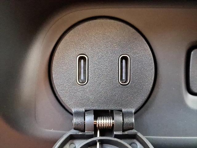 2026 Volvo XC40 Plus, B5 AWD Gas (mild hybrid), Dark