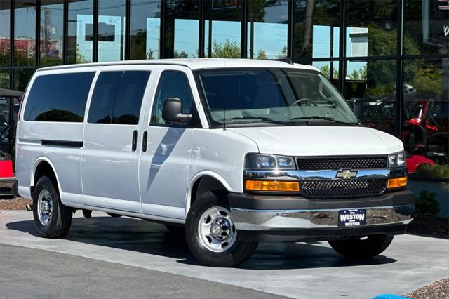 2024 Chevrolet Express Passenger RWD 3500 Extended Wheelbase LT