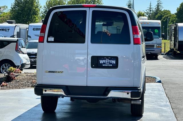 2024 Chevrolet Express Passenger RWD 3500 Extended Wheelbase LT