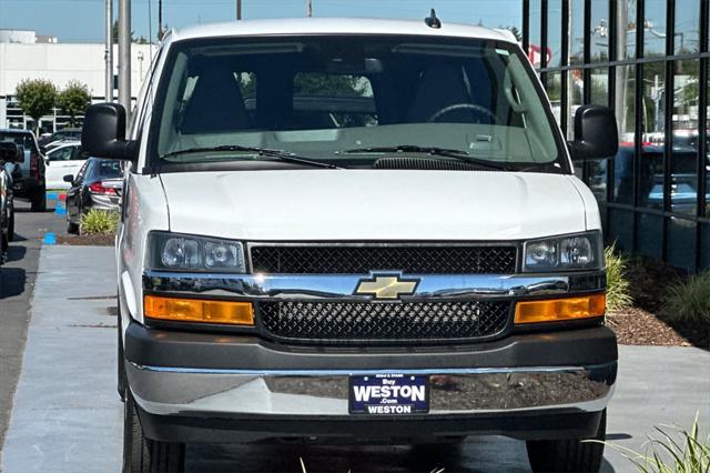 2024 Chevrolet Express Passenger RWD 3500 Extended Wheelbase LT