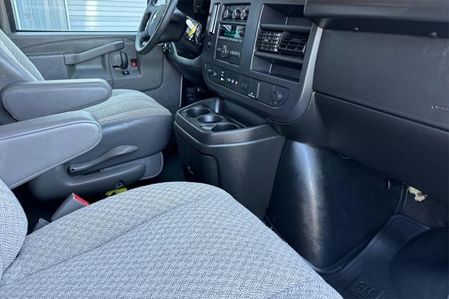 2024 Chevrolet Express Passenger RWD 3500 Extended Wheelbase LT