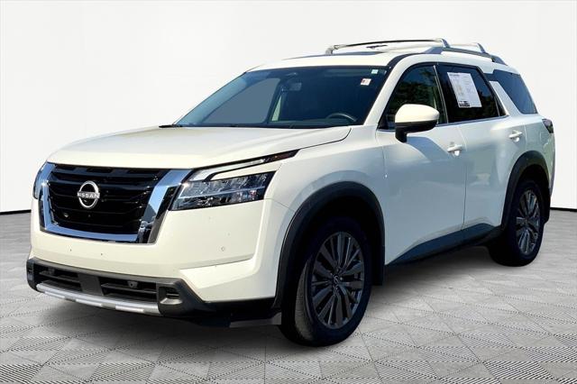 2024 Nissan Pathfinder SL FWD