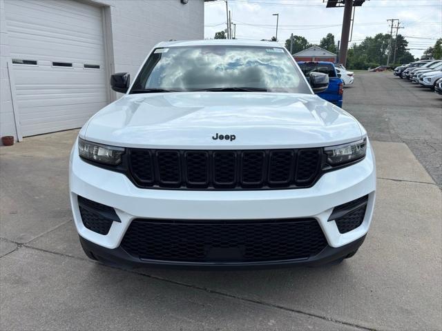 2025 Jeep Grand Cherokee GRAND CHEROKEE ALTITUDE 4X4
