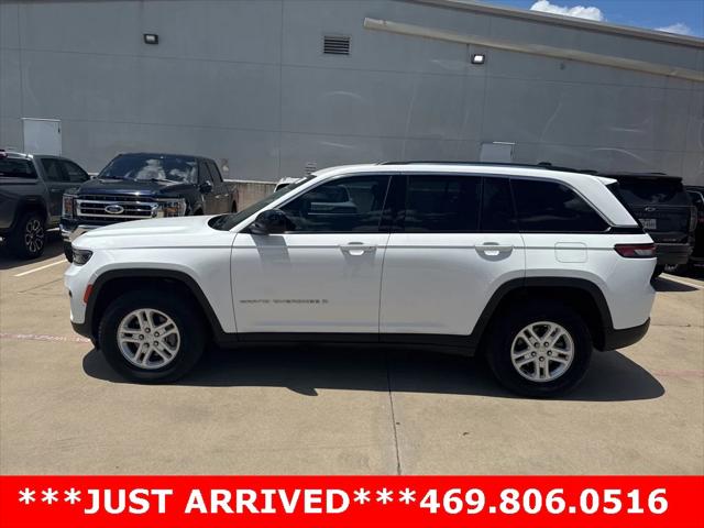 2023 Jeep Grand Cherokee Laredo 4x2