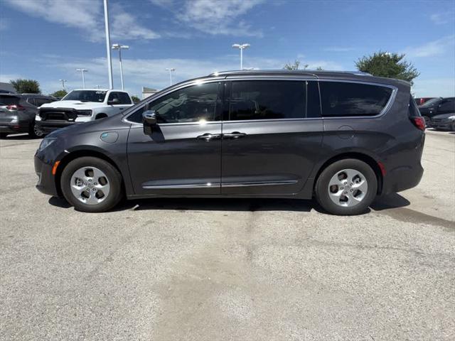 2017 Chrysler Pacifica Hybrid Platinum