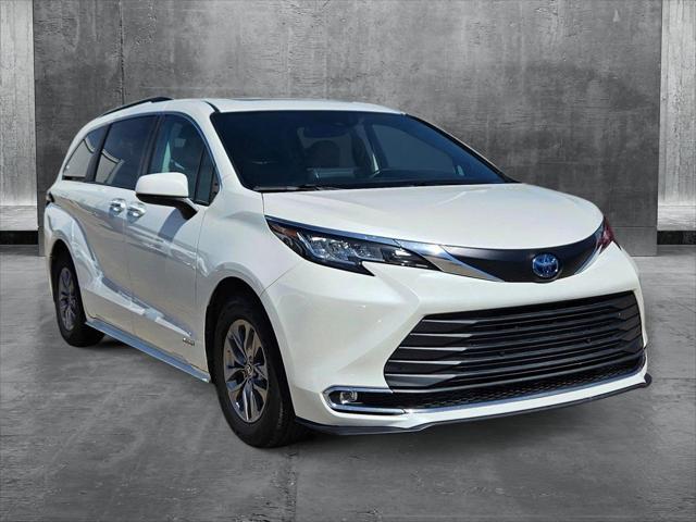 2021 Toyota Sienna XLE