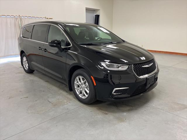2025 Chrysler Pacifica PACIFICA SELECT