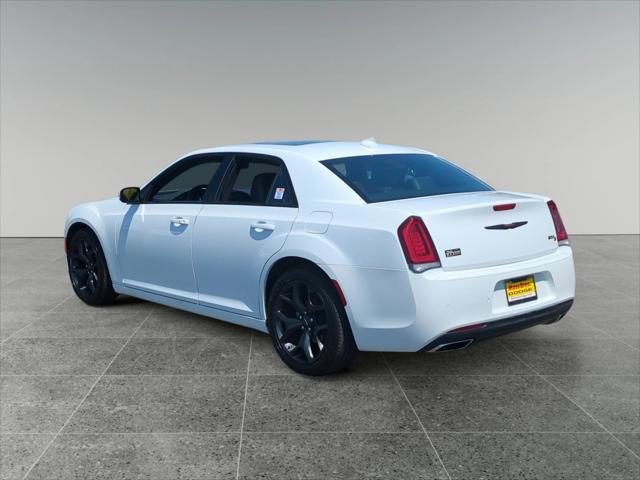 2022 Chrysler 300 S