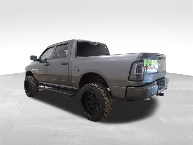 2017 RAM 1500 Express Crew Cab 4x2 57 Box