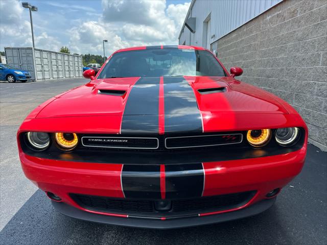 Used 2015 Dodge Challenger For Sale in Wilmington, OH