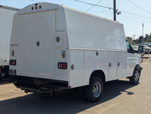 2025 GMC Savana Cutaway Work Van