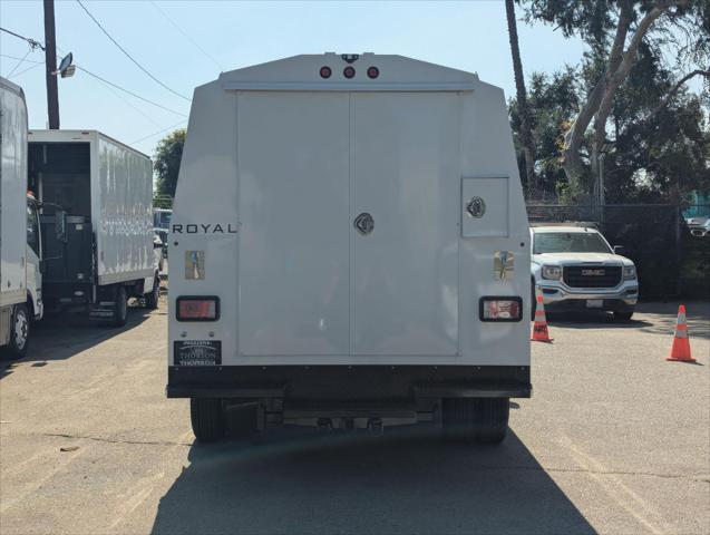 2025 GMC Savana Cutaway Work Van