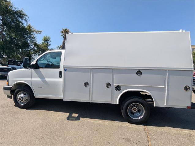 2025 GMC Savana Cutaway Work Van