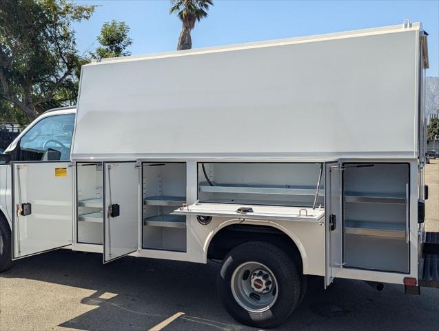2025 GMC Savana Cutaway Work Van