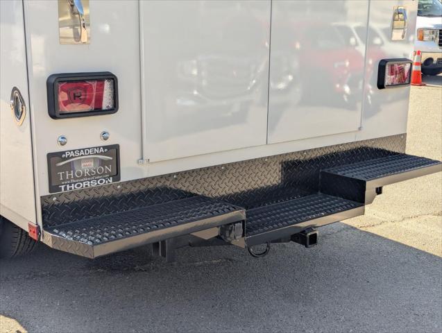 2025 GMC Savana Cutaway Work Van