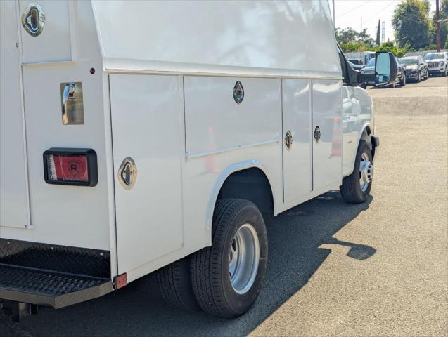 2025 GMC Savana Cutaway Work Van