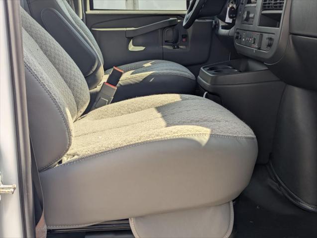 2025 GMC Savana Cutaway Work Van