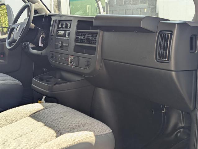 2025 GMC Savana Cutaway Work Van
