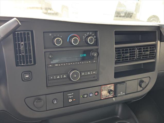 2025 GMC Savana Cutaway Work Van