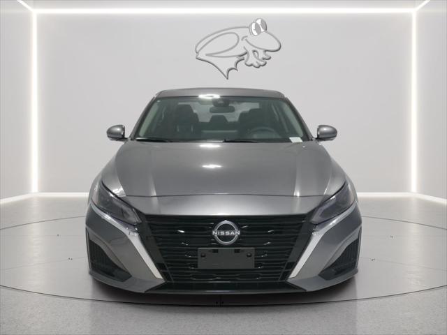 2025 Nissan Altima SL FWD