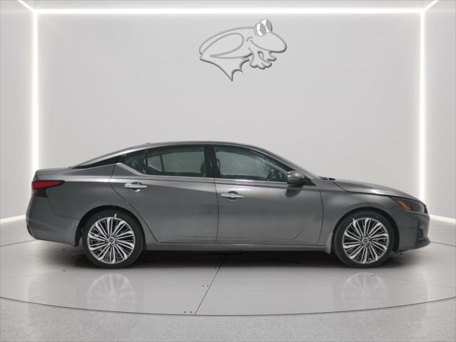 2025 Nissan Altima SL FWD