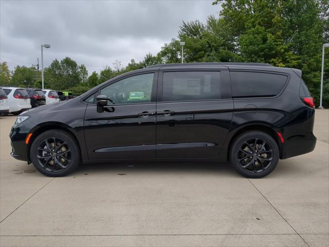 2026 Chrysler Pacifica PACIFICA LIMITED AWD