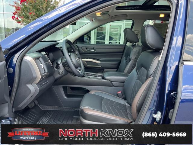 2024 Nissan Pathfinder Platinum FWD