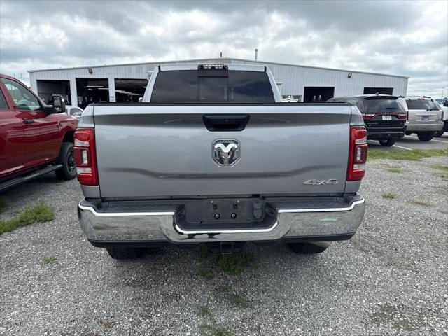 2020 RAM 3500 Tradesman Crew Cab 4x4 64 Box