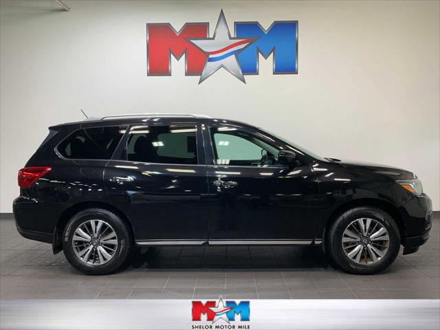 2017 Nissan Pathfinder SV