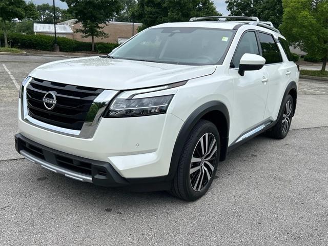 2024 Nissan Pathfinder Platinum FWD