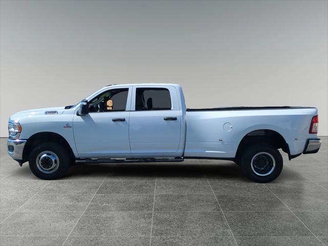 2024 RAM 3500 Tradesman Crew Cab 4x4 8 Box