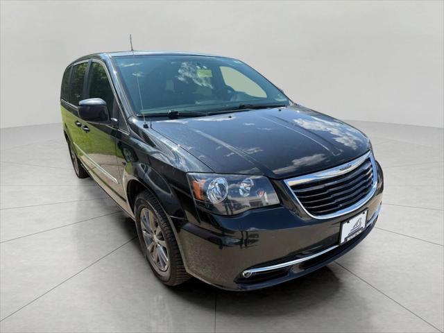 2016 Chrysler Town and Country S