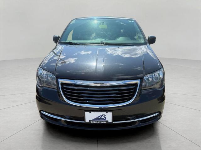 2016 Chrysler Town and Country S
