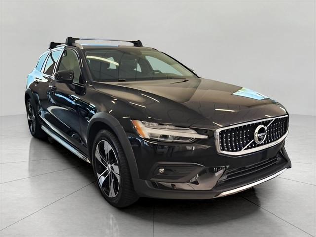 2022 Volvo V60 Cross Country T5