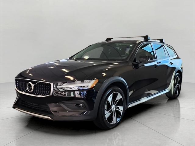 2022 Volvo V60 Cross Country T5