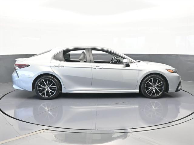 2021 Toyota Camry SE AWD