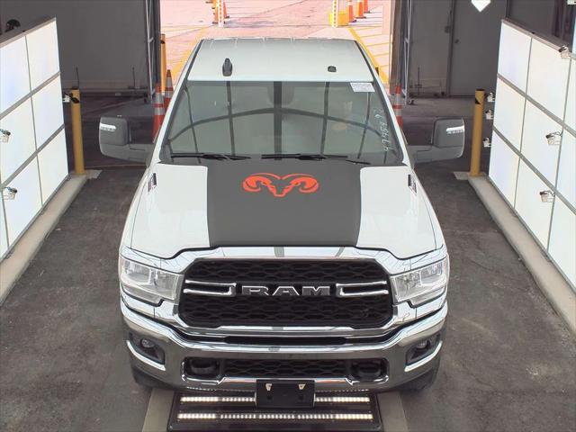 2024 RAM 3500 Big Horn Crew Cab 4x4 8 Box