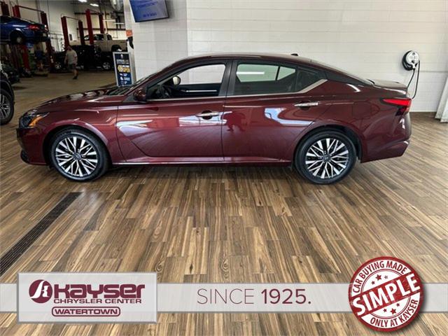 2023 Nissan Altima SV FWD
