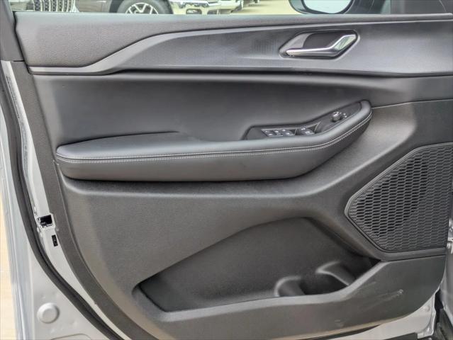 2025 Jeep Grand Cherokee Laredo X 4x2