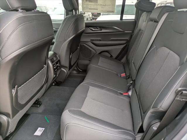 2025 Jeep Grand Cherokee Laredo X 4x2