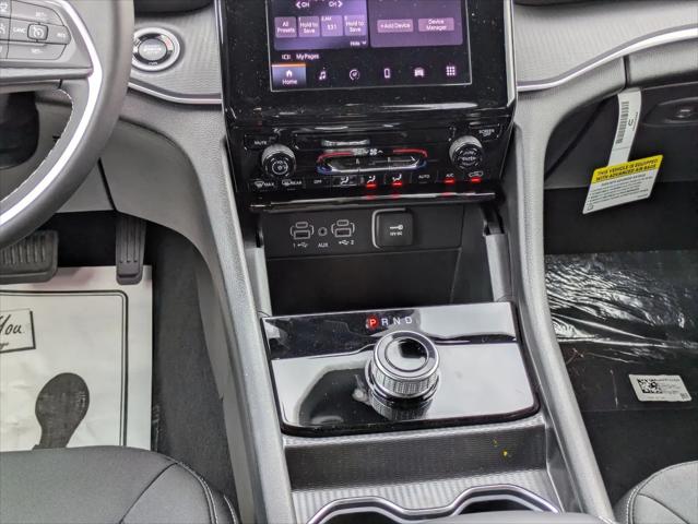 2025 Jeep Grand Cherokee Laredo X 4x2