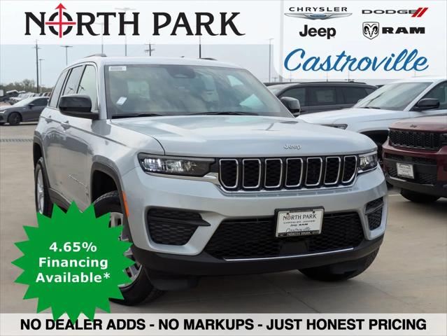 2025 Jeep Grand Cherokee Laredo X 4x2 for sale in Castroville, TX