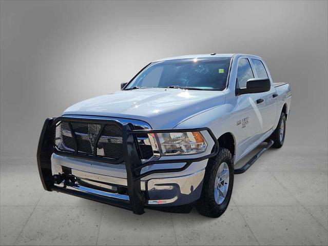 2022 RAM 1500 Classic Tradesman Crew Cab 4x4 57 Box