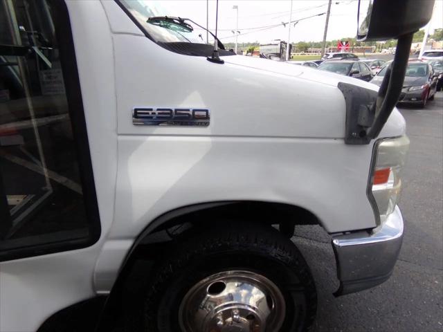 2011 Ford Econoline E-350