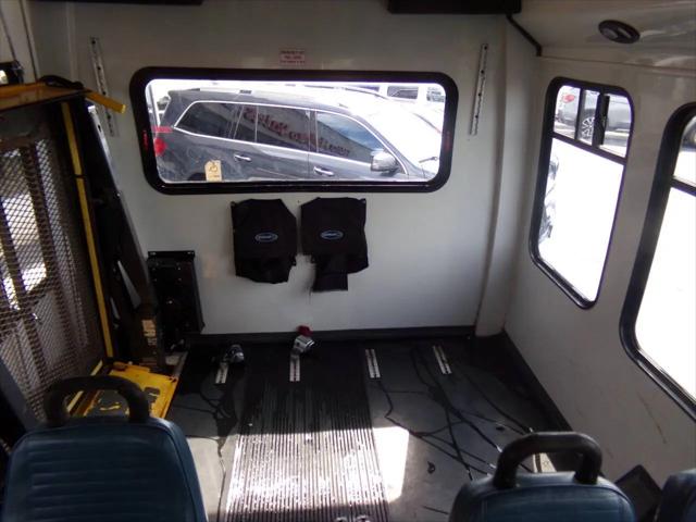 2011 Ford Econoline E-350