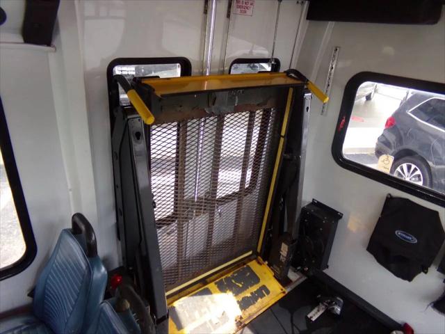 2011 Ford Econoline E-350