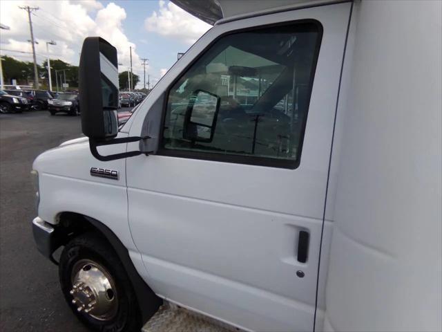 2011 Ford Econoline E-350