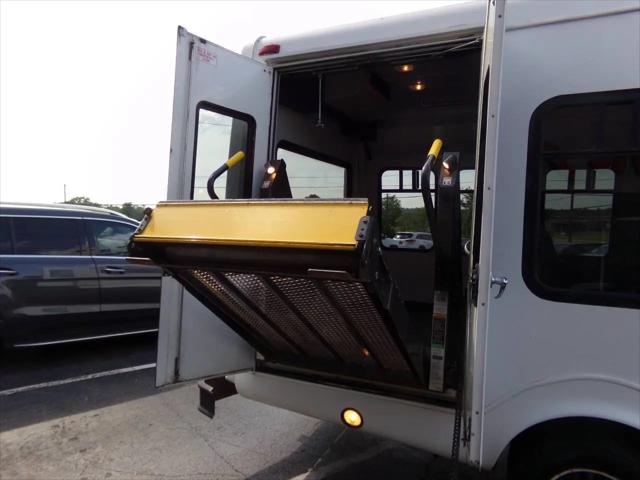 2011 Ford Econoline E-350