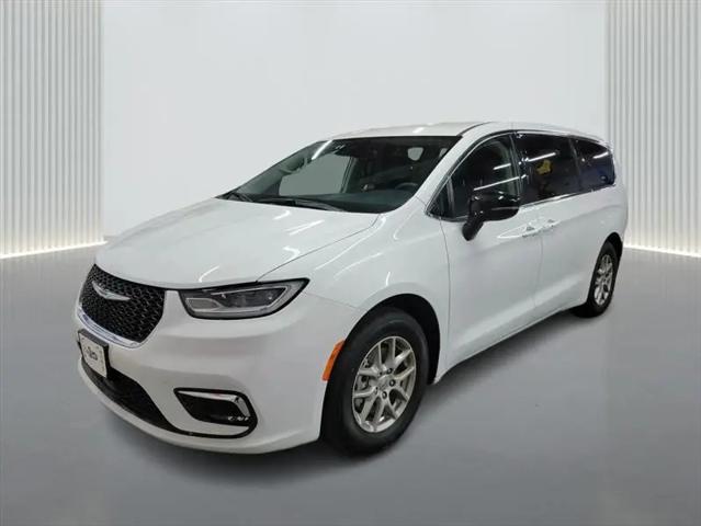 2024 Chrysler Pacifica Touring L for sale in Hillside, NJ